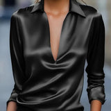 CAMISA CASUAL DE SATÉN LISO CON CUELLO EN V Y MANGA LARGA