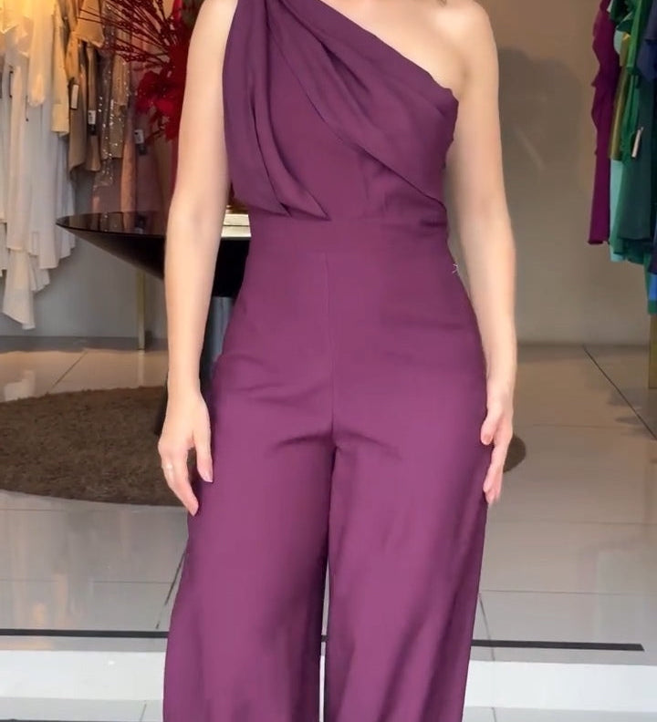 Macacão roxo de um ombro só