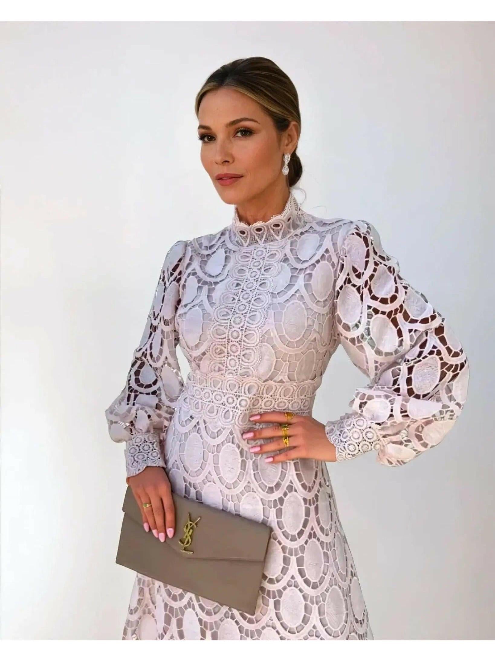 Elegant Lace Midi Dress with Sleeves for Formal Occasions