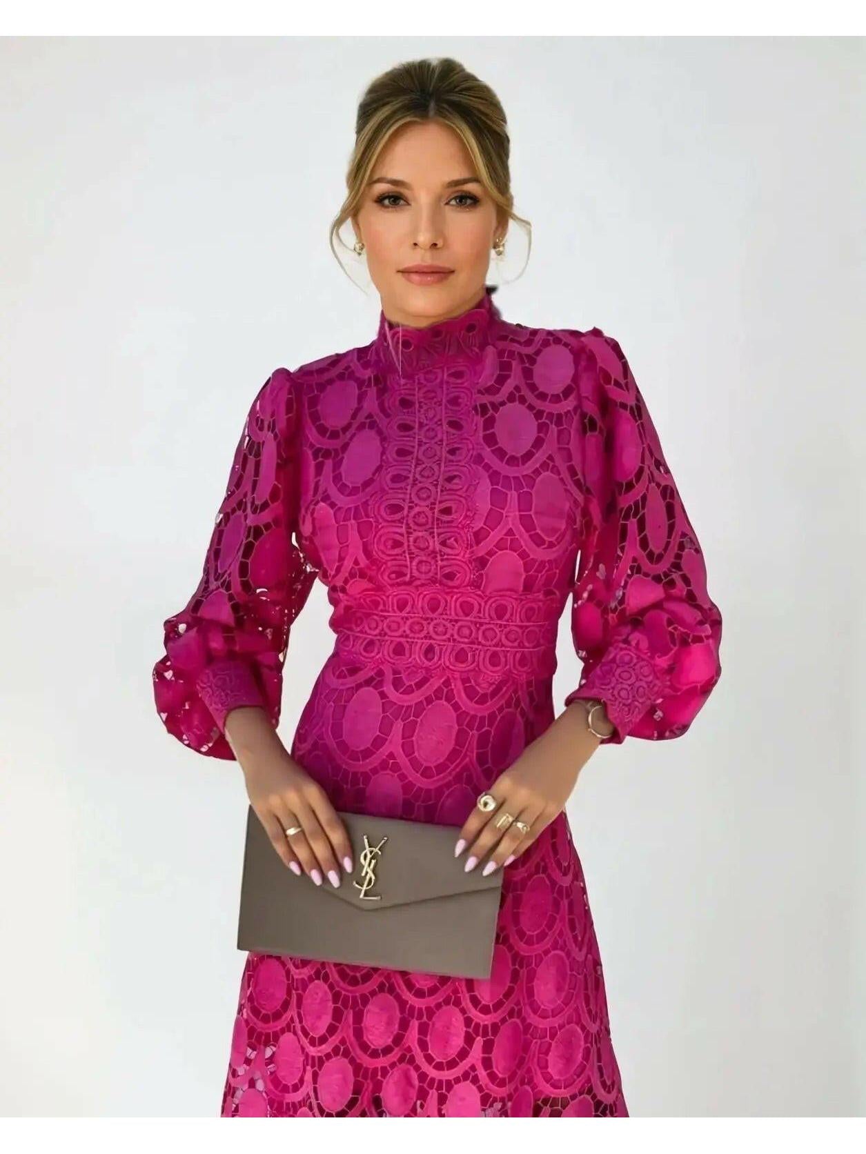 Elegant Lace Midi Dress with Sleeves for Formal Occasions