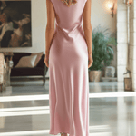 VESTIDO LARGO DE SATÉN ROSA EMPOLVADO CON ESCOTE DRAPEADO - VALERINA MARBELLA