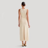 VESTIDO DE PRIMAVERA SIN MANGAS CON SILUETA LIGERA Y FEMENINA