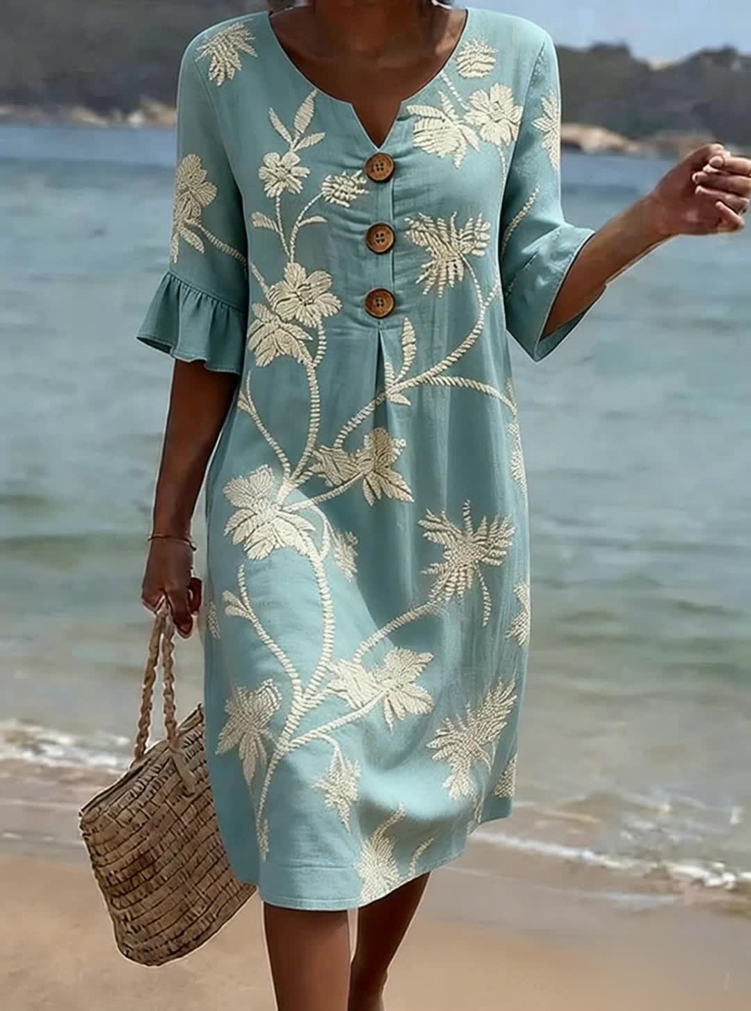 VESTIDO DE PLAYA CON BORDADO FLORAL – LISTA PARA LA PLAYA