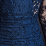 VESTIDO CORTO AZUL MARINO DE ENCAJE CON ESCOTE EN PICO - VALERINA MARBELLA