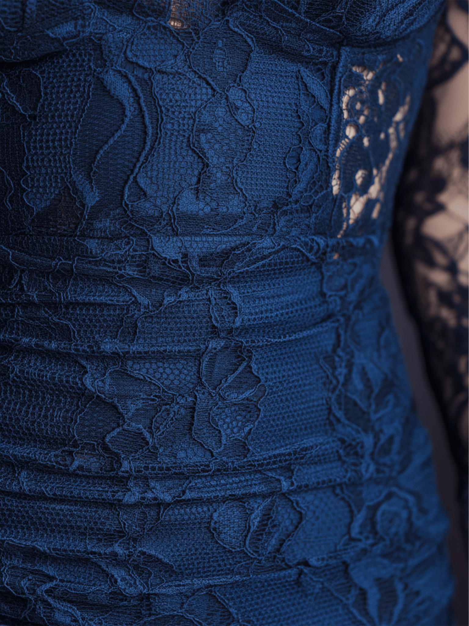 VESTIDO CORTO AZUL MARINO DE ENCAJE CON ESCOTE EN PICO - VALERINA MARBELLA