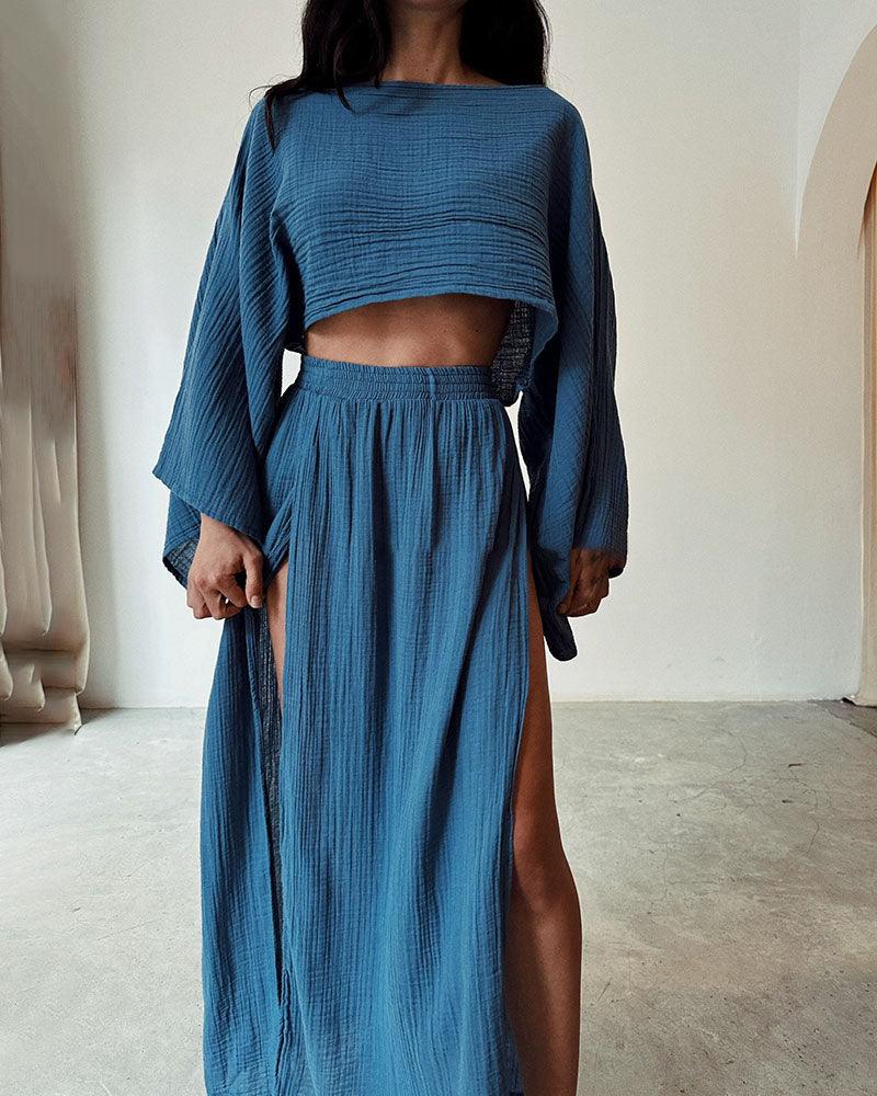 Conjunto casual de duas peças em algodão e linho com fenda elegante.