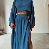 Conjunto casual de duas peças em algodão e linho com fenda elegante.