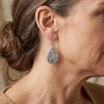 PENDIENTES RÉTRO SCULPTÉ FLEURS GOTA FORME TURQUESA PIERRE PRECIOSA CROCHET