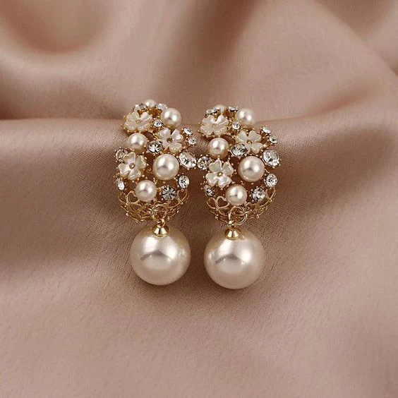 PENDIENTES ELEGANTE FLOR Y PERLA