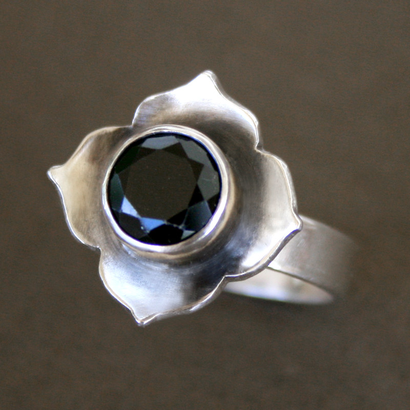 ANILLO VINTAGE PLATA FLOR SOMBRE CRISTAL