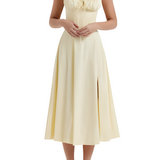 VESTIDO CON DETALLE DE CORSET Y CINTURA MARCADA