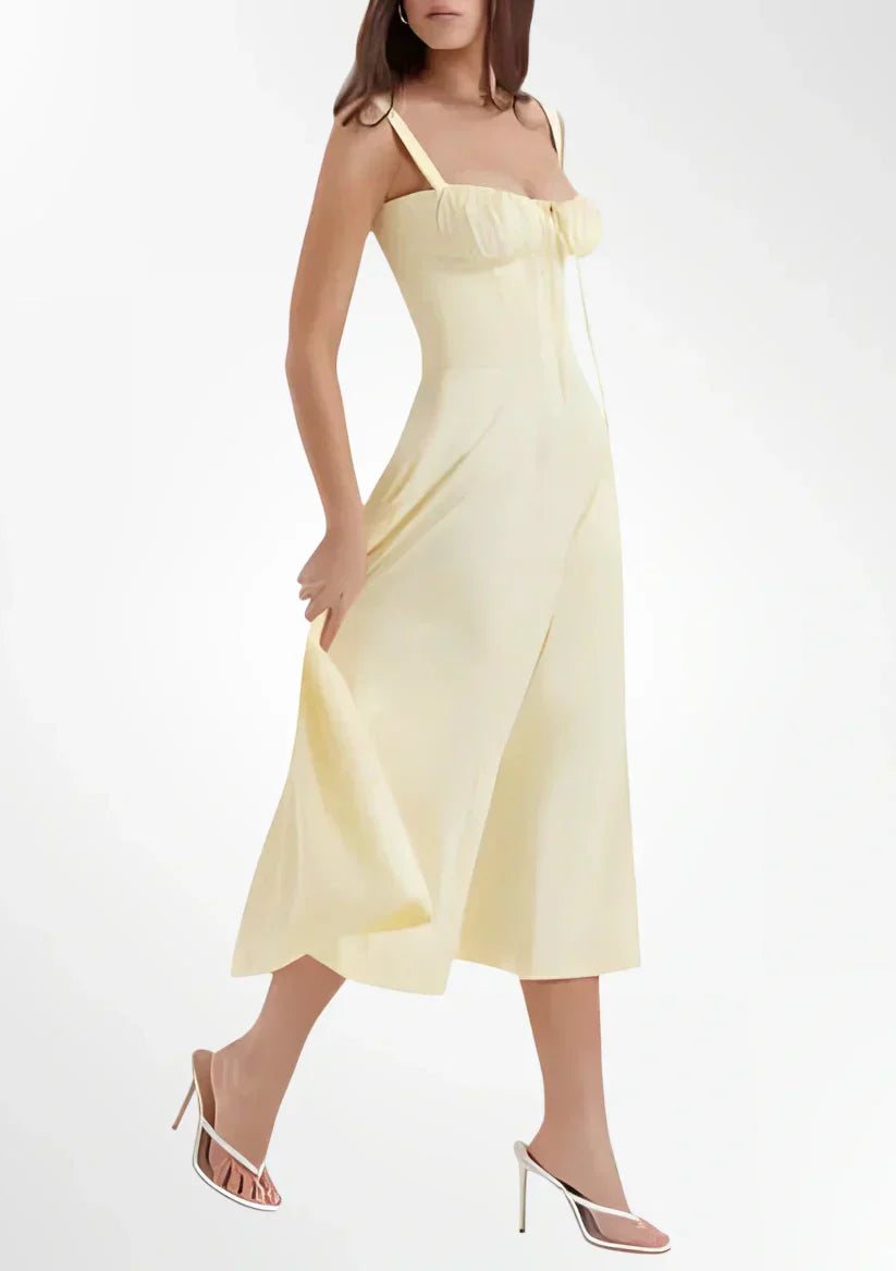 VESTIDO CON DETALLE DE CORSET Y CINTURA MARCADA